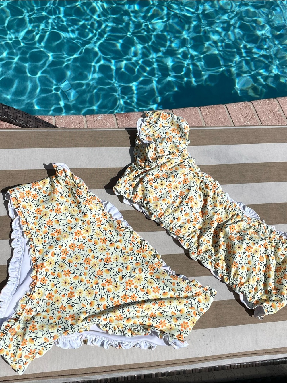 SHEIN Yellow Floral Ruffle Bikini Set - Picture 3 of 10